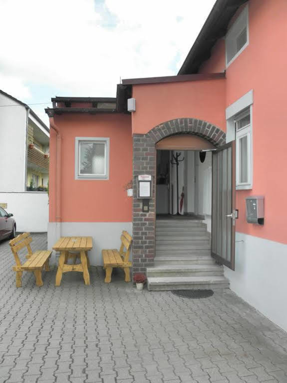 Pension Holzgarten Ratisbona Exterior foto